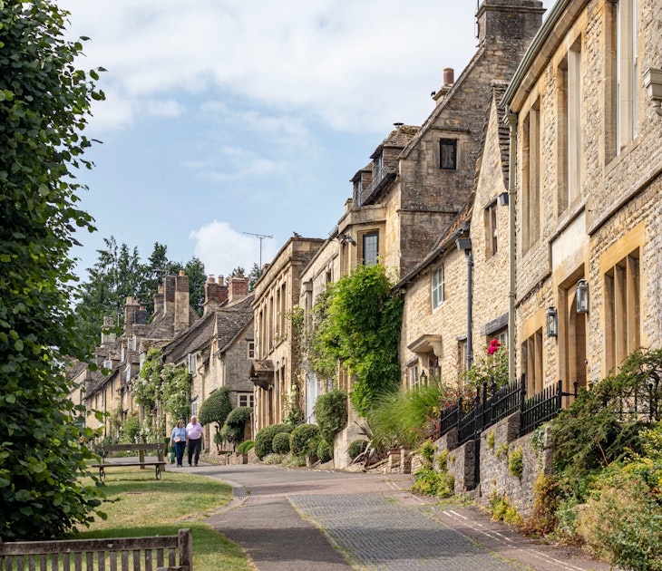 Burford is a town on the River Windrush, in the Cotswold hills, in the West Oxfordshire district of Oxfordshire, England. It is often referred to as the 'gateway' to the Cotswolds, UK 27 July 2021.  License Type: media  Download Time: 2023-03-28T06:39:39.000Z  User:   Is Editorial: Yes  purchase_order:
